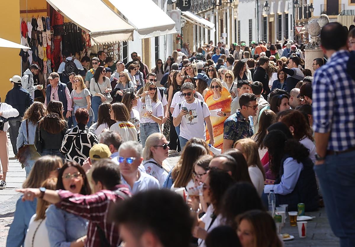 En imágenes, el ambiente en terrazas y calles de Córdoba por el buen tiempo