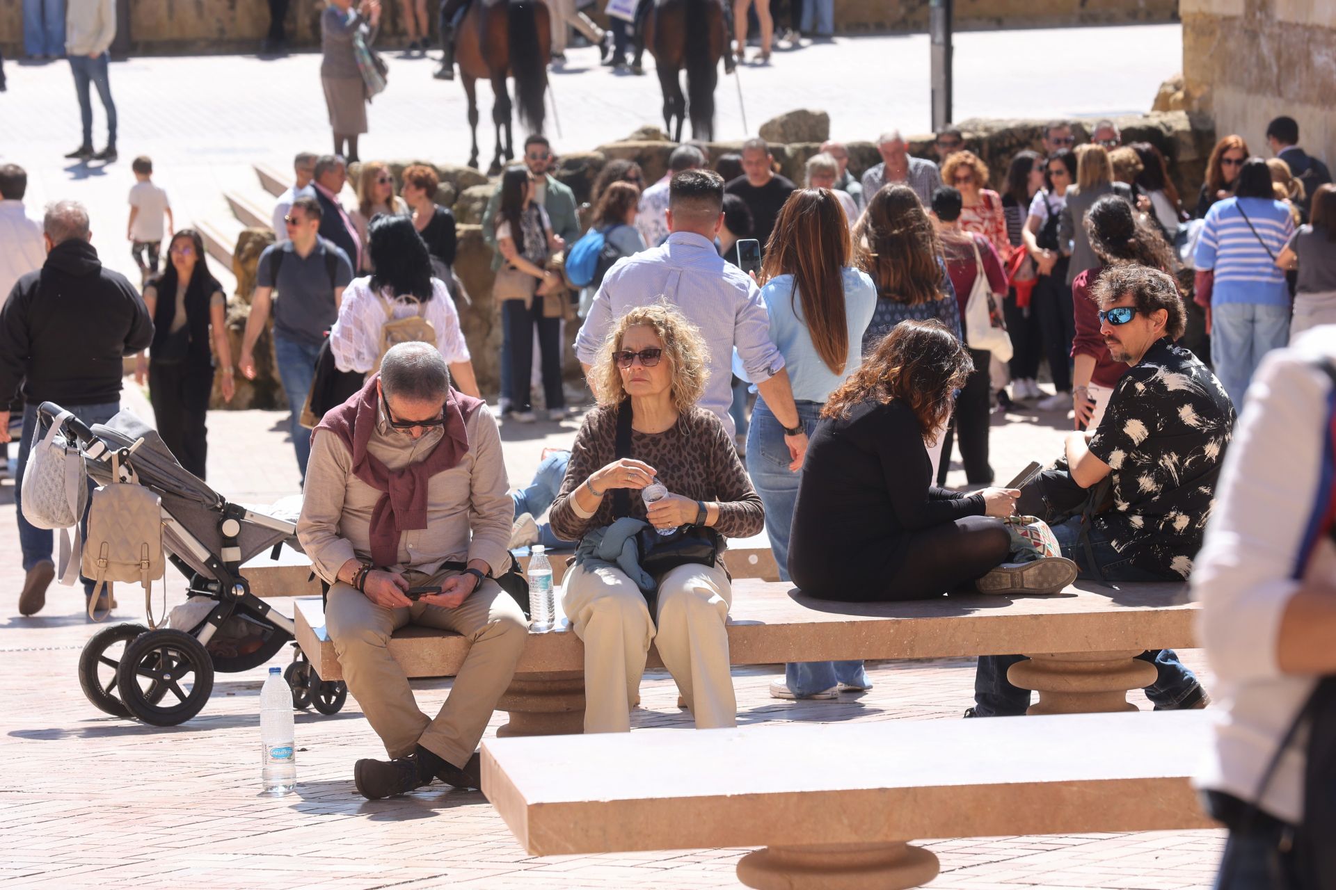 En imágenes, el ambiente en terrazas y calles de Córdoba por el buen tiempo