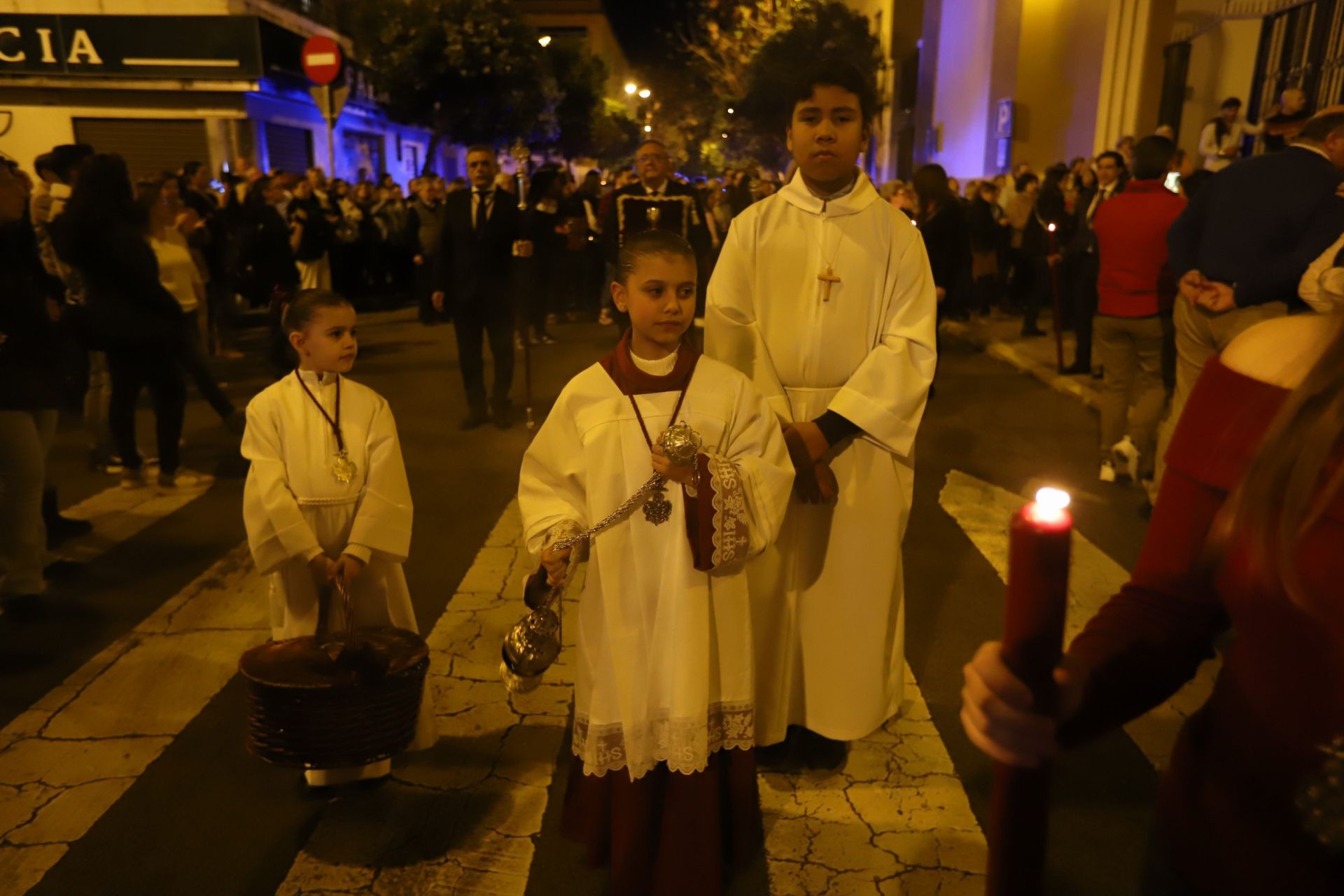 El fervor de Ciudad Jardín: el Cristo de la Confianza en su vía crucis cuaresmal, en imágenes
