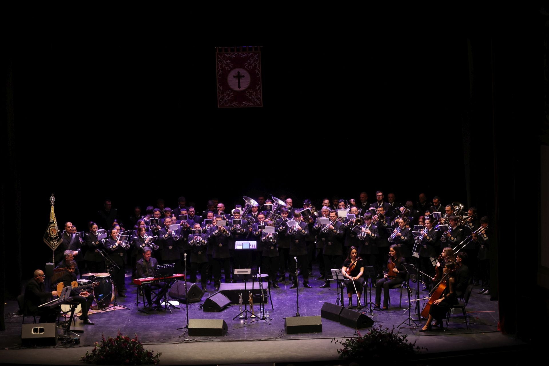 El vibrante concierto de Cuaresma con &#039;La Música de Dios para Córdoba&#039;, en imágenes