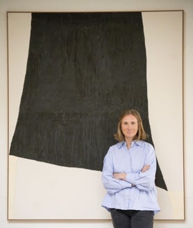 Imagen secundaria 2 - Luján Marcos y Christian Granados en GRAGRA, taller gráfico; Gaia Schillaci, artesana textil siciliana vecina de la Ventilla; y la artista Bea Aiguabella junto a una de sus obras