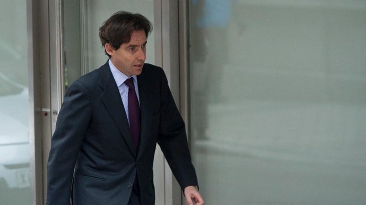 La Audiencia rectifica y manda a juicio López Madrid y a Villarejo por acosar presuntamente a la doctora Pinto