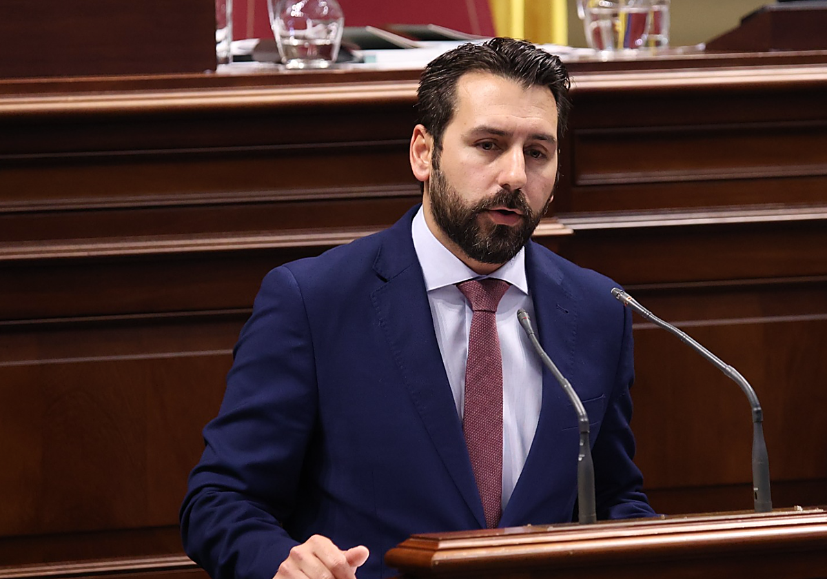 El portavoz de Hacienda y Presupuestos del grupo parlamentario socialista, Manuel Hernández