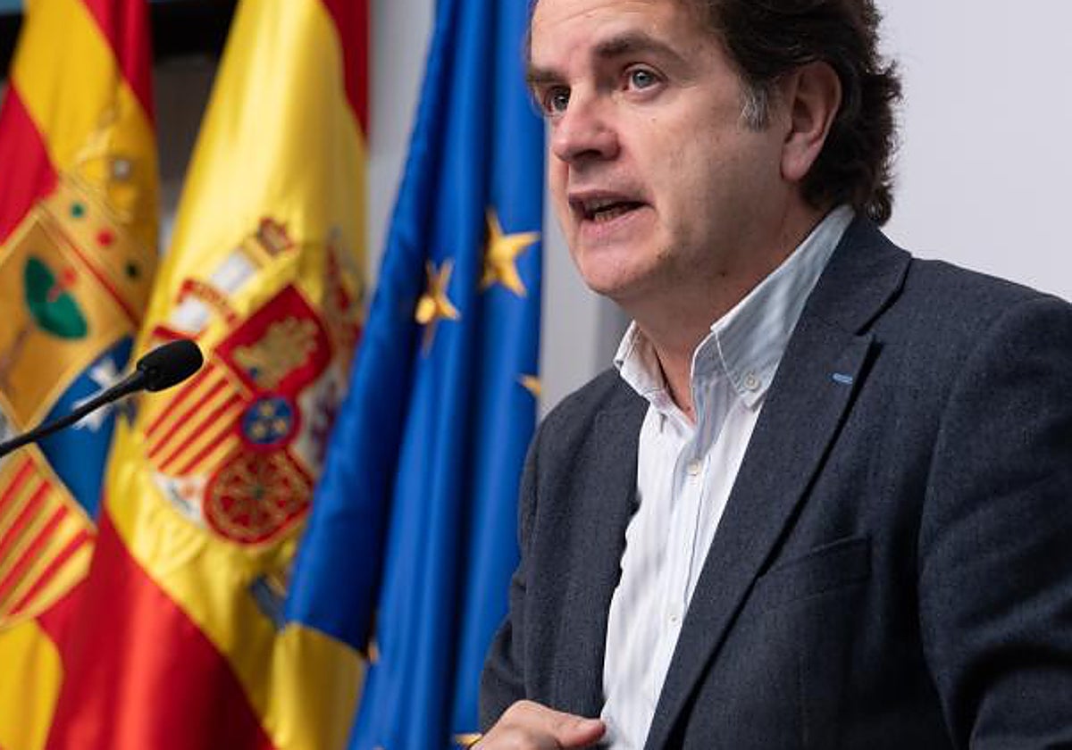 Roberto Bermúdez de Castro, en la imagen, durante la rueda de prensa este martes 1 de abril