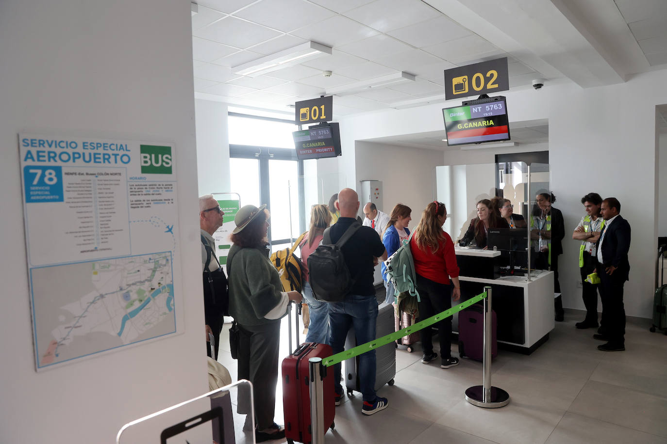 El primer vuelo de Binter entre Canarias y Córdoba, en imágenes