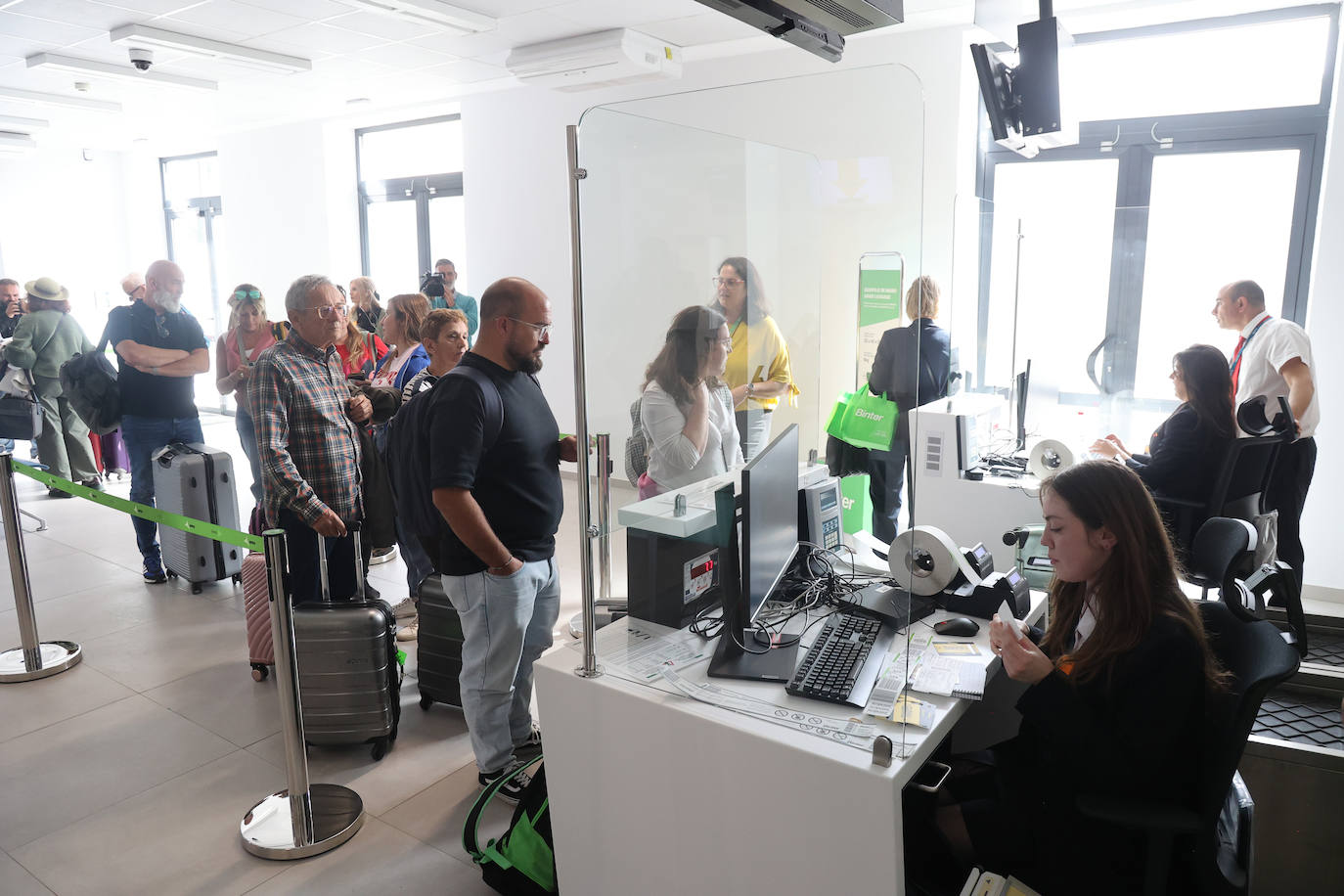 El primer vuelo de Binter entre Canarias y Córdoba, en imágenes
