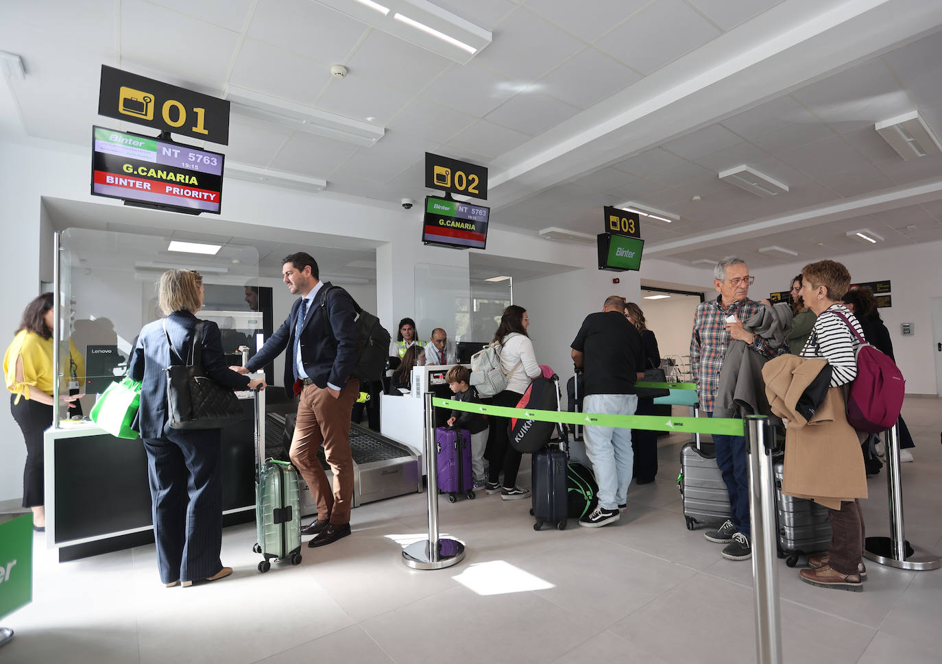 El primer vuelo de Binter entre Canarias y Córdoba, en imágenes