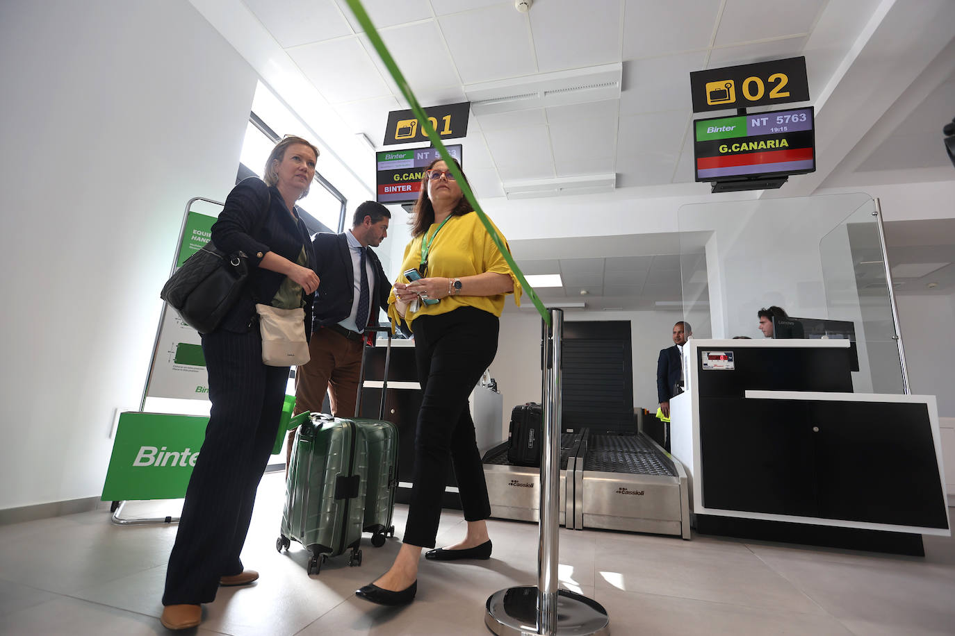 El primer vuelo de Binter entre Canarias y Córdoba, en imágenes