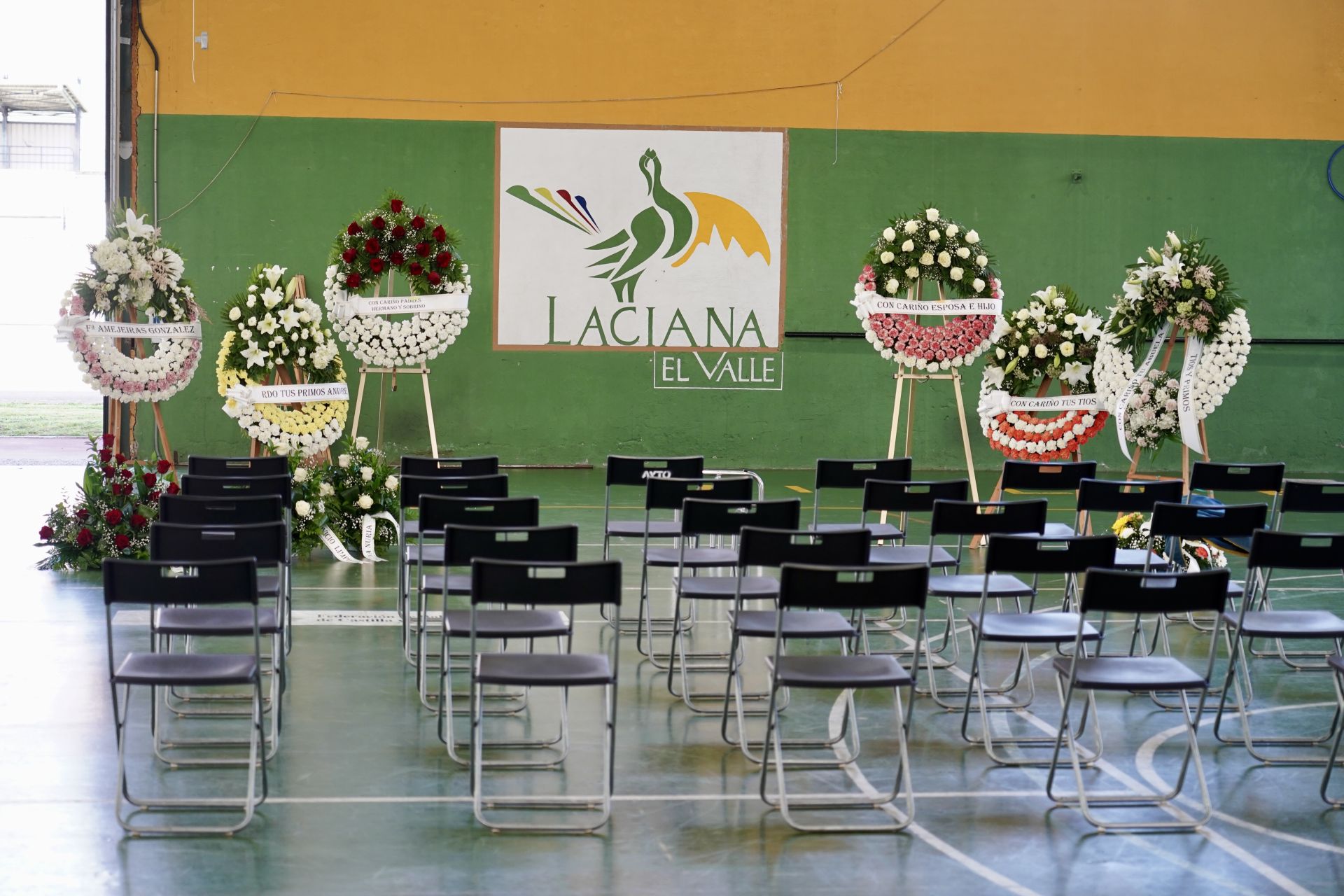 Dolor y silencio en las capillas ardientes de Villablino y Bembibre a la llegada de los mineros fallecidos