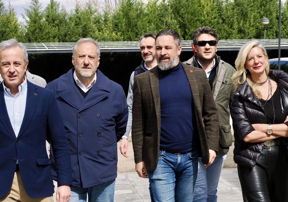 El presidente de Vox, Santiago Abascal, a su llegada a una comida con afiliados en Valladolid