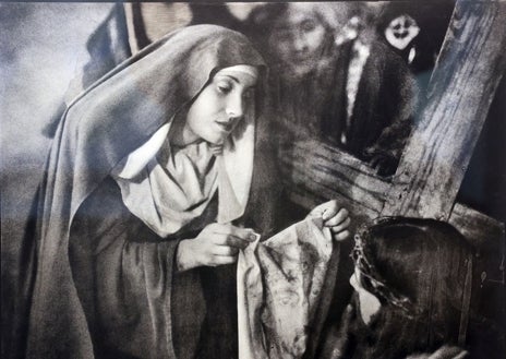Imagen secundaria 1 - Arriba, exposición 'El vuelo del Plus Ultra'. Debajo, obra de José Ortiz Echagüe. A la derecha, el trabajo de Juan Miguel Alba