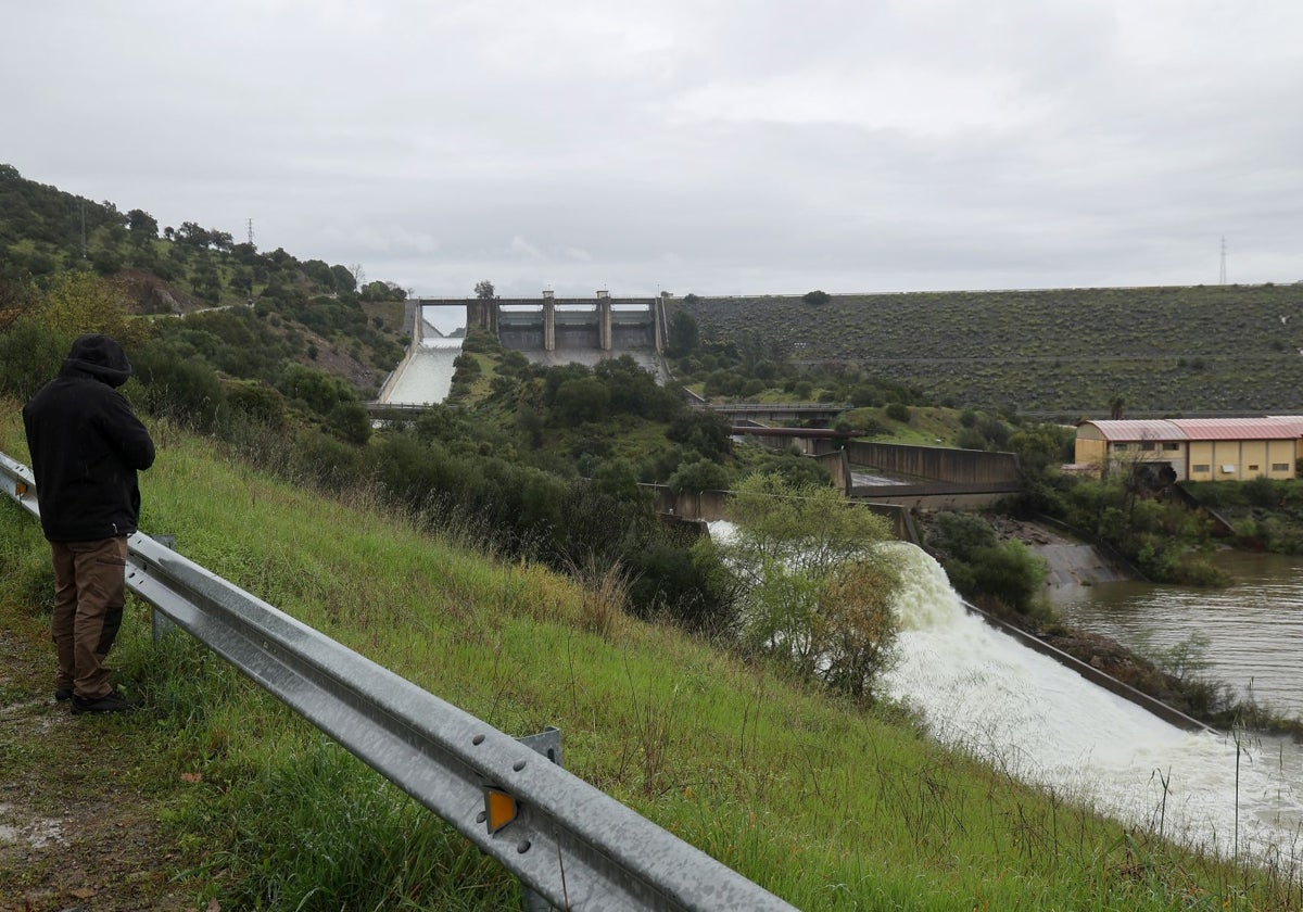 Desembalse en el pantano de Rafael de Navallana tras las últimas lluvias