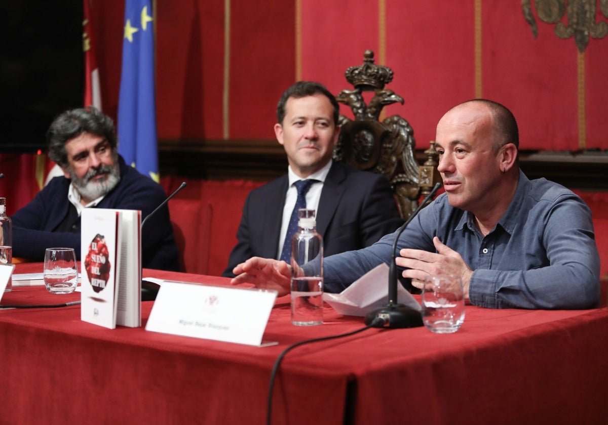 Antonio Pareja, Carlos Velázquez y Miguel Béjar