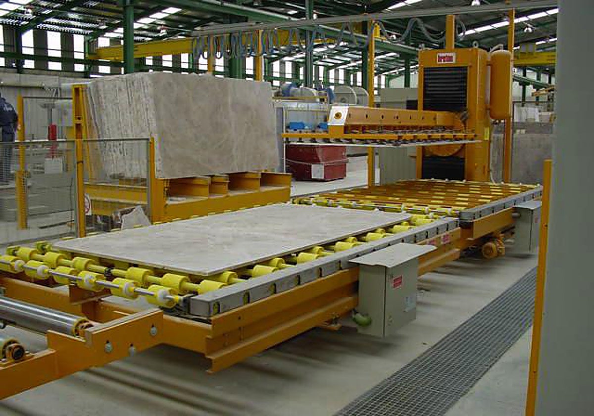 Imagen de archivo de las instalaciones de una fábrica de mármol