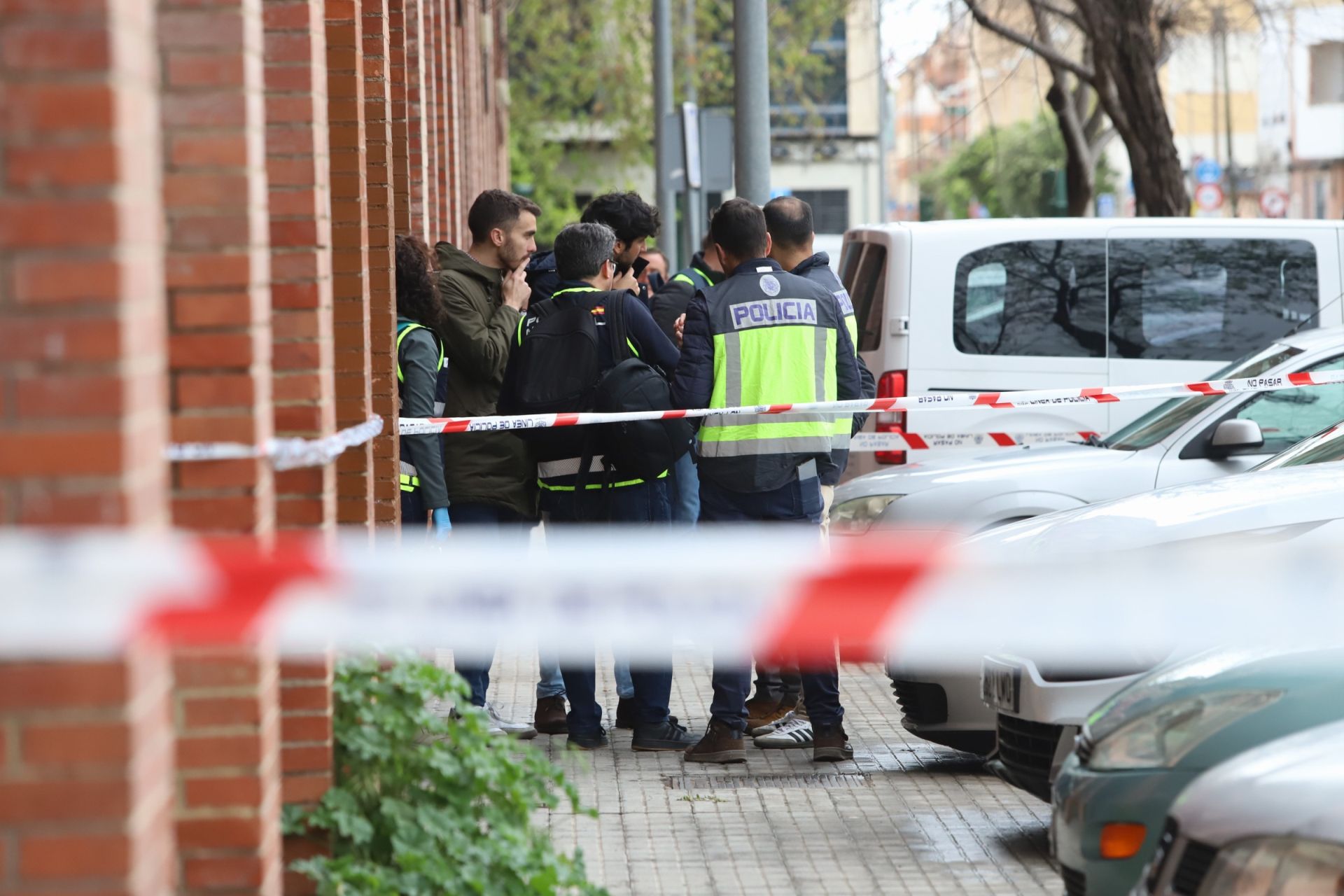 El despliegue policial por el apuñalamiento mortal en Las Moreras, en imágenes