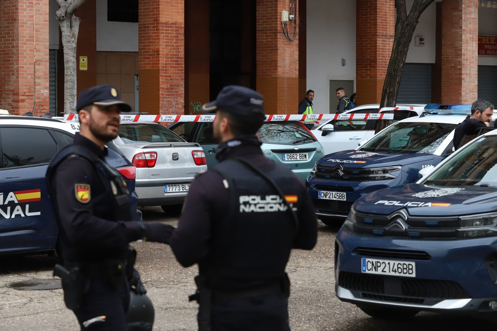 El despliegue policial por el apuñalamiento mortal en Las Moreras, en imágenes