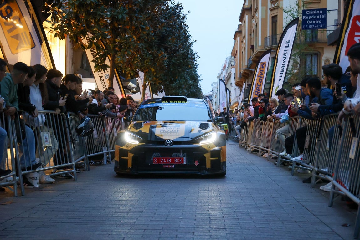 La espectacular presentación del Rally Sierra Morena en el corazón de Córdoba, en imágenes
