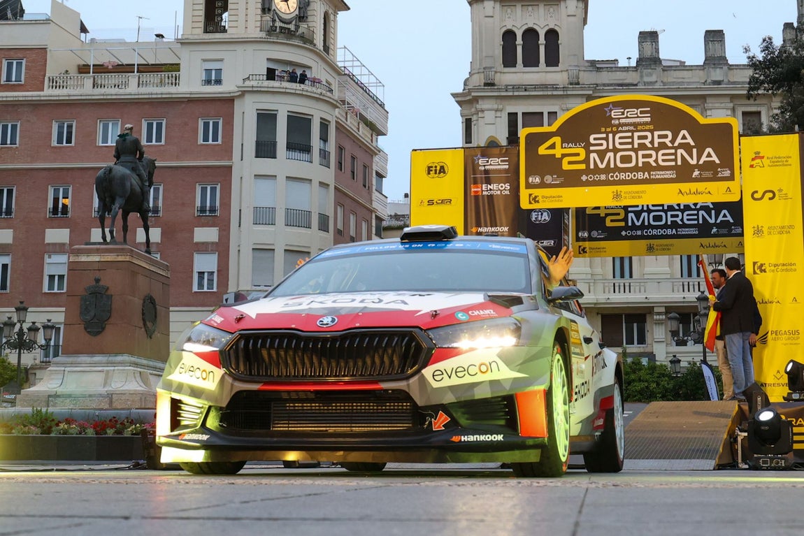 La espectacular presentación del Rally Sierra Morena en el corazón de Córdoba, en imágenes