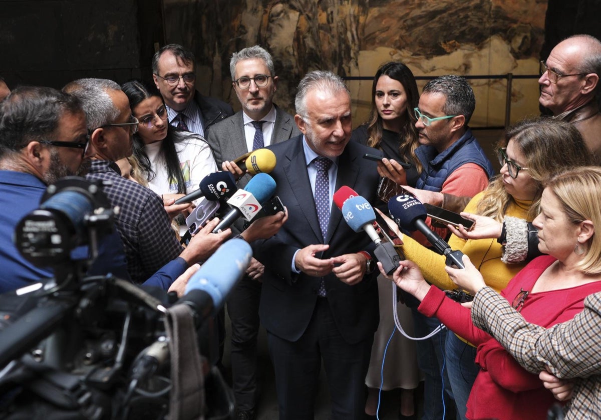 El ministro de Política Territorial. Ángel Víctor Torres, en declaraciones tras finalizar la reunión con el presidente de Canarias, Fernando Clavijo, ayer en Tenerife