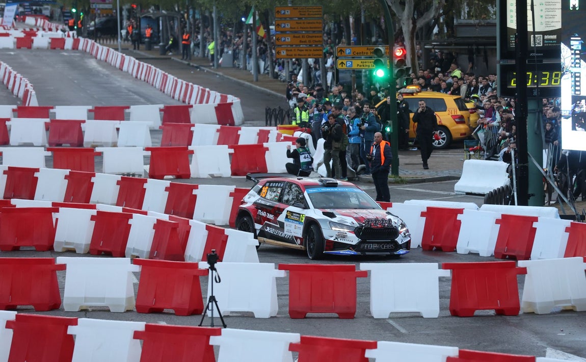 El espectacular tramo urbano del Rally Sierra Morena, en imágenes