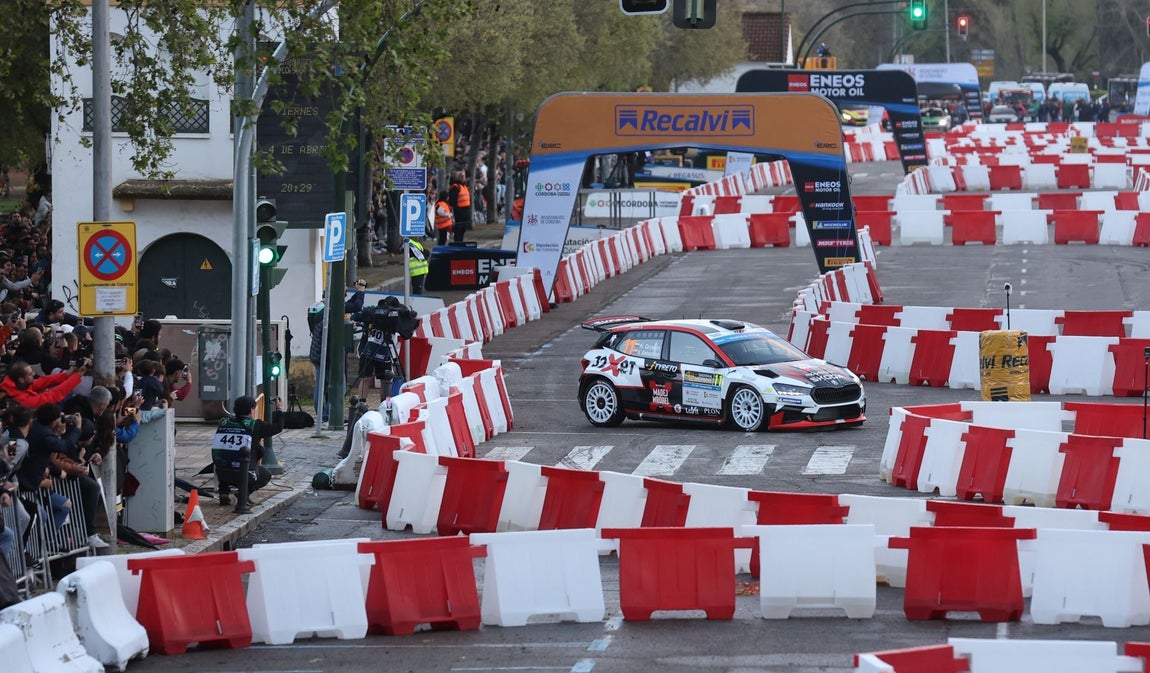 El espectacular tramo urbano del Rally Sierra Morena, en imágenes