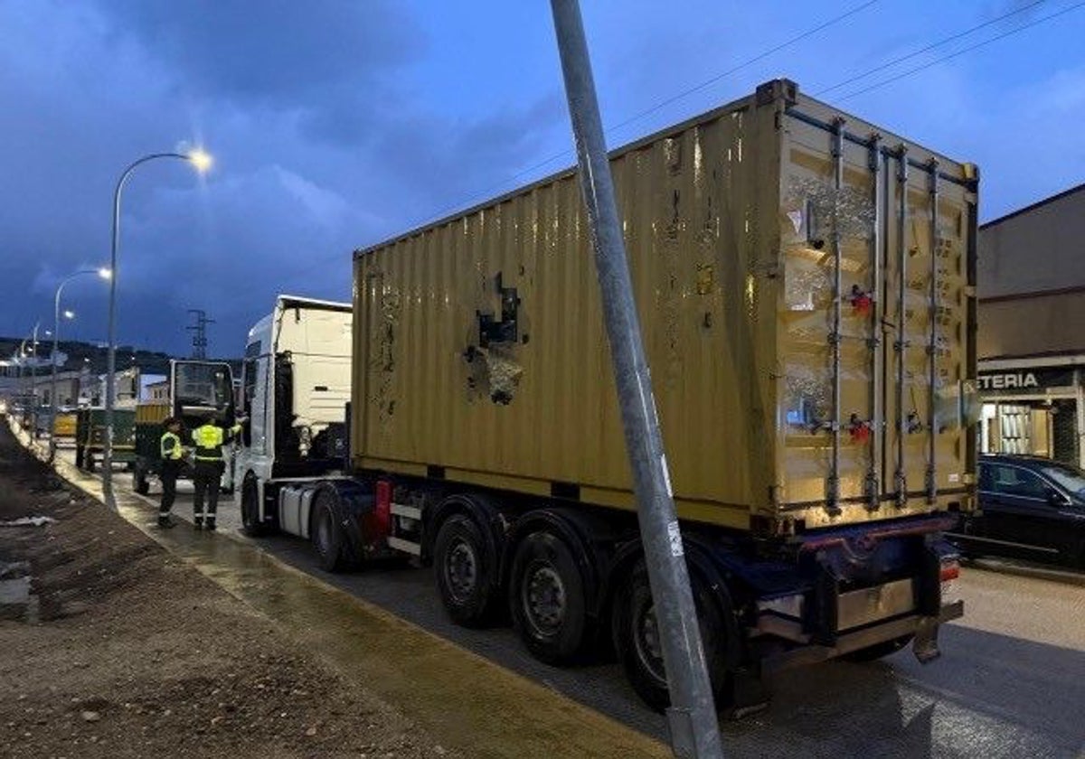 El conductor del camión dio positivo al test de cocaína mientras llevaba el tráiler de la imagen