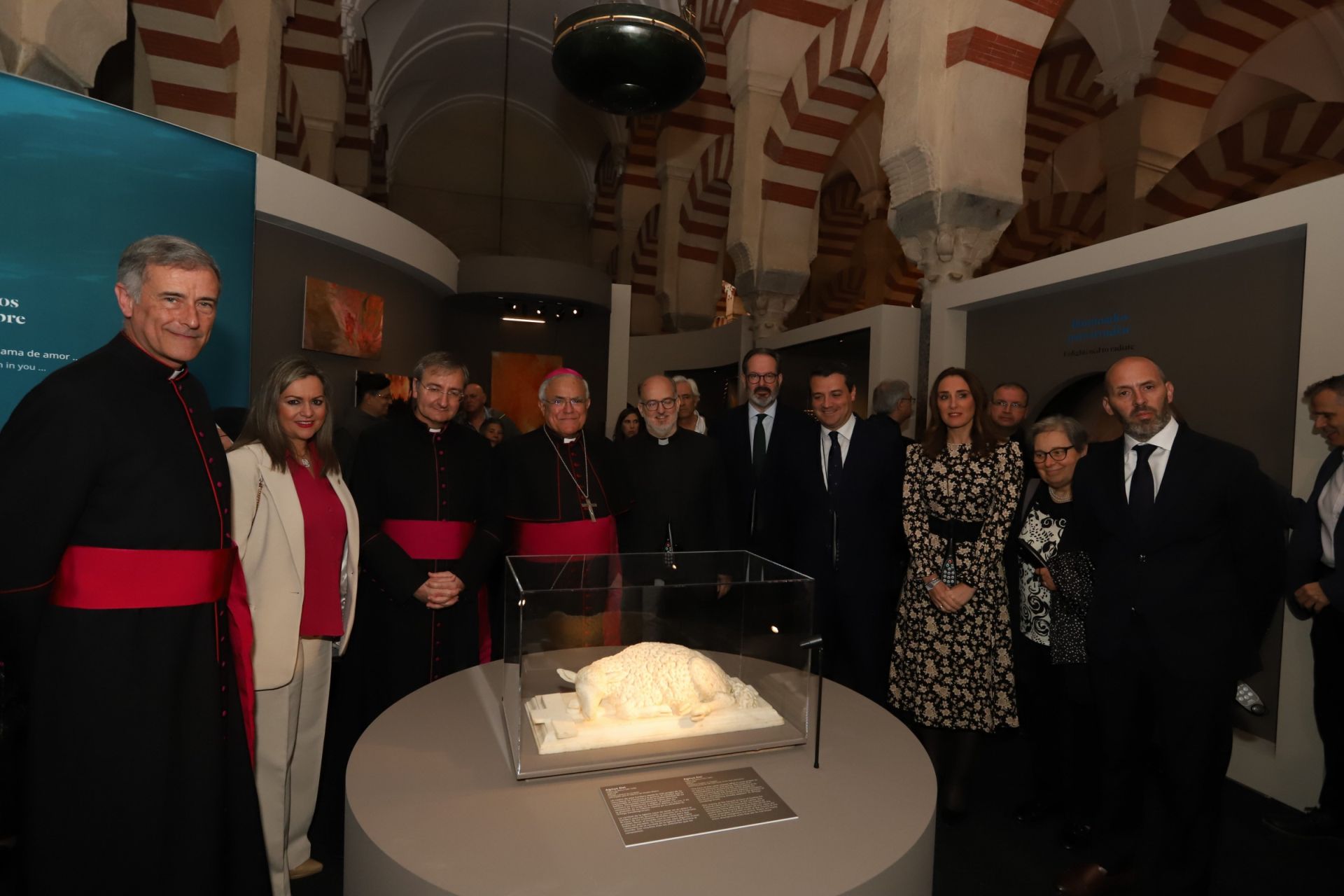 La espectacular exposición &#039;Símbolo: Luz de Nicea&#039; en la Mezquita Catedral, en imágenes