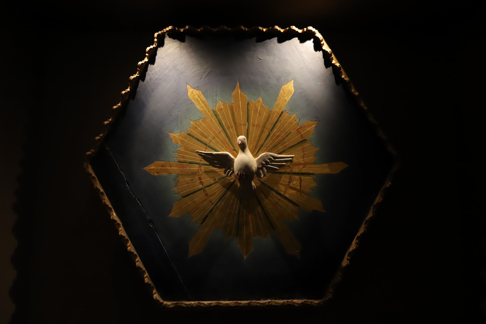 La espectacular exposición &#039;Símbolo: Luz de Nicea&#039; en la Mezquita Catedral, en imágenes