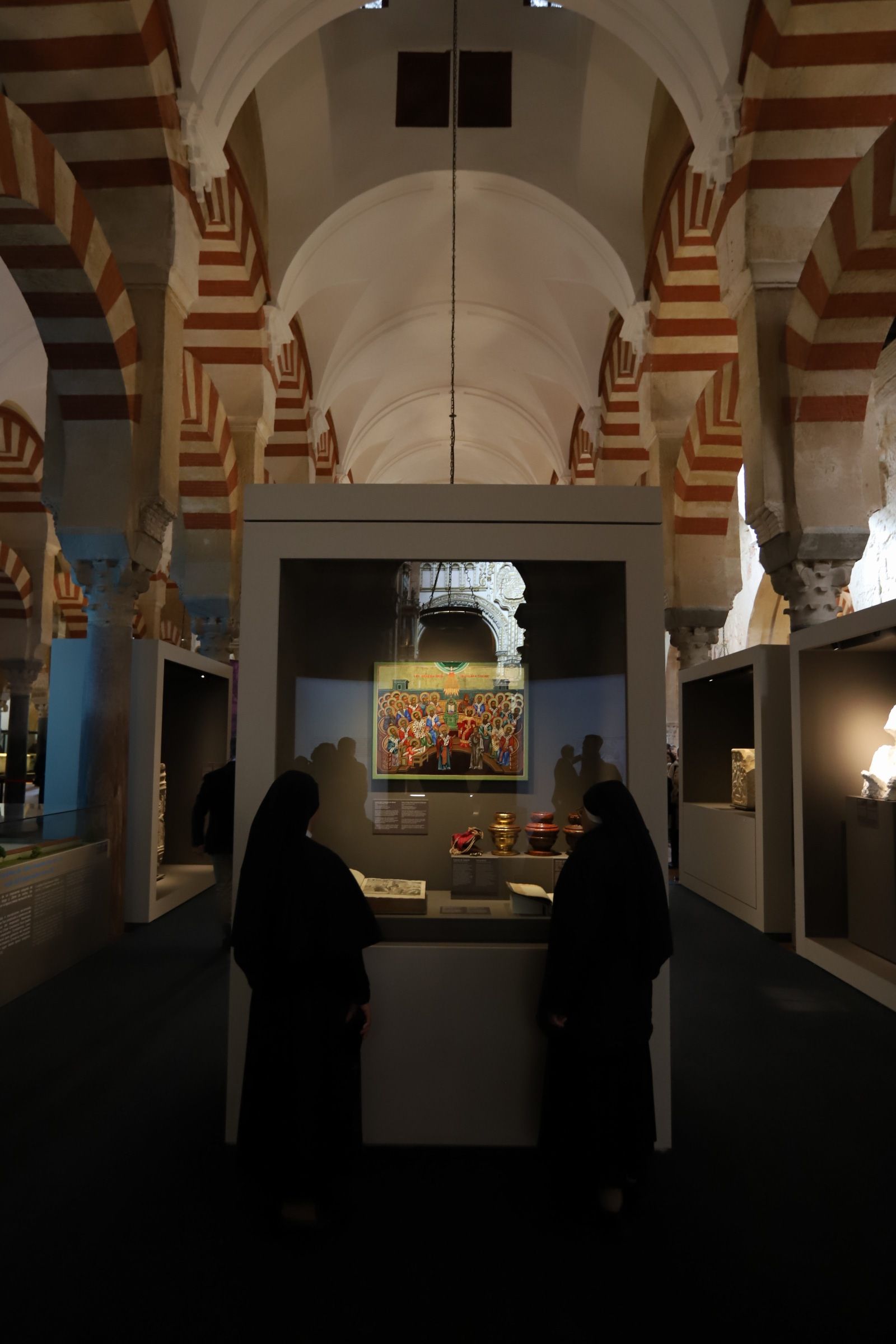La espectacular exposición &#039;Símbolo: Luz de Nicea&#039; en la Mezquita Catedral, en imágenes