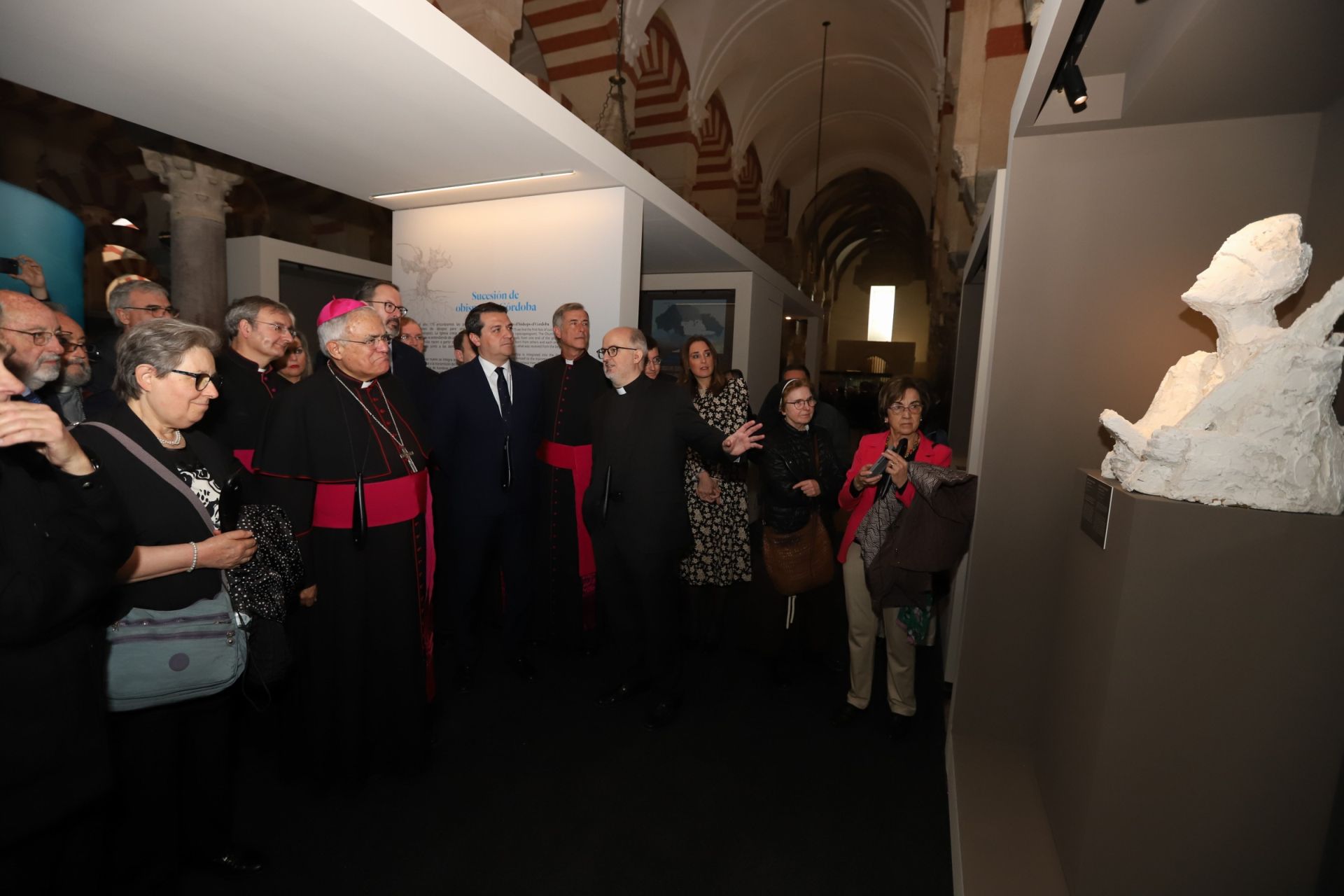 La espectacular exposición &#039;Símbolo: Luz de Nicea&#039; en la Mezquita Catedral, en imágenes