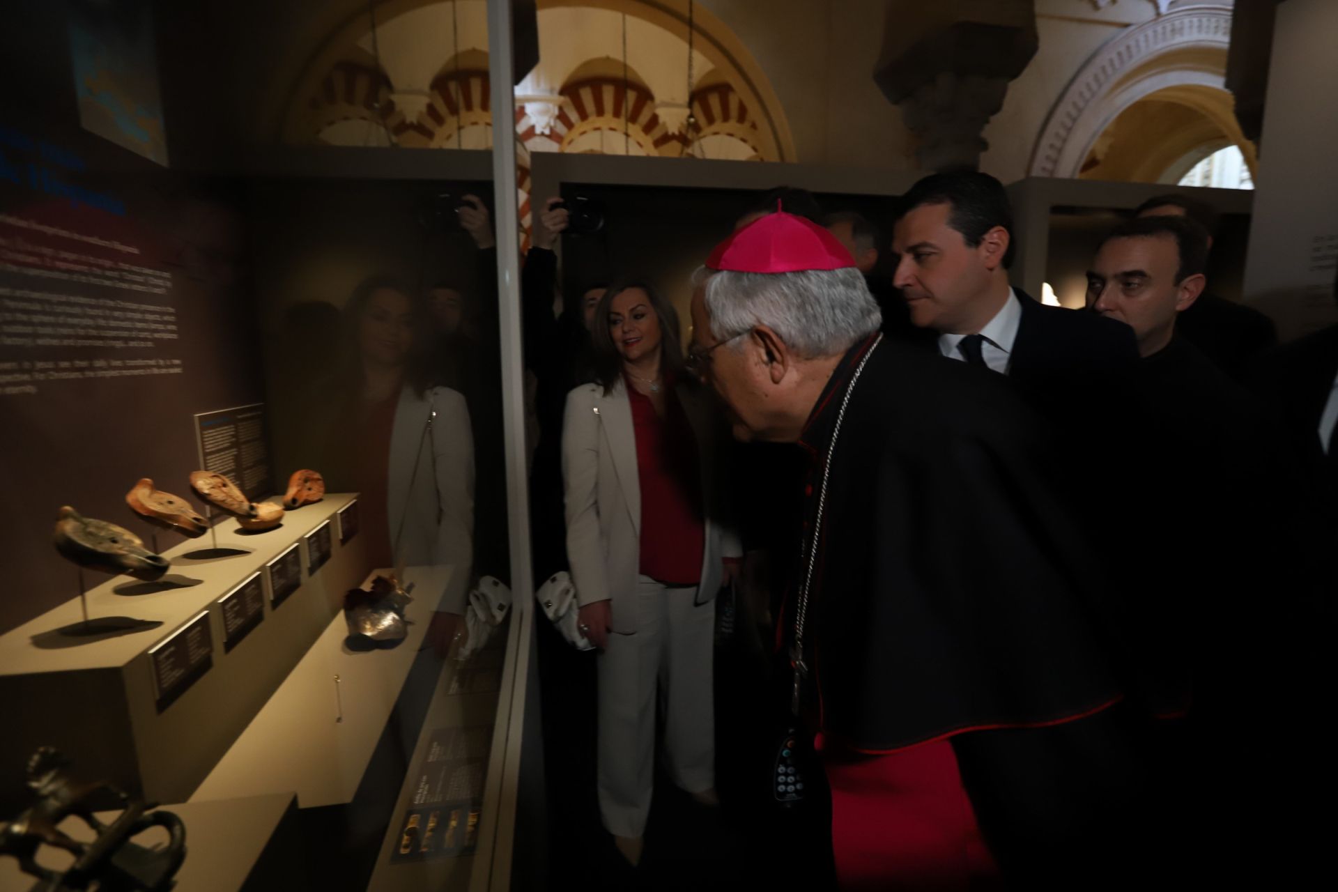 La espectacular exposición &#039;Símbolo: Luz de Nicea&#039; en la Mezquita Catedral, en imágenes