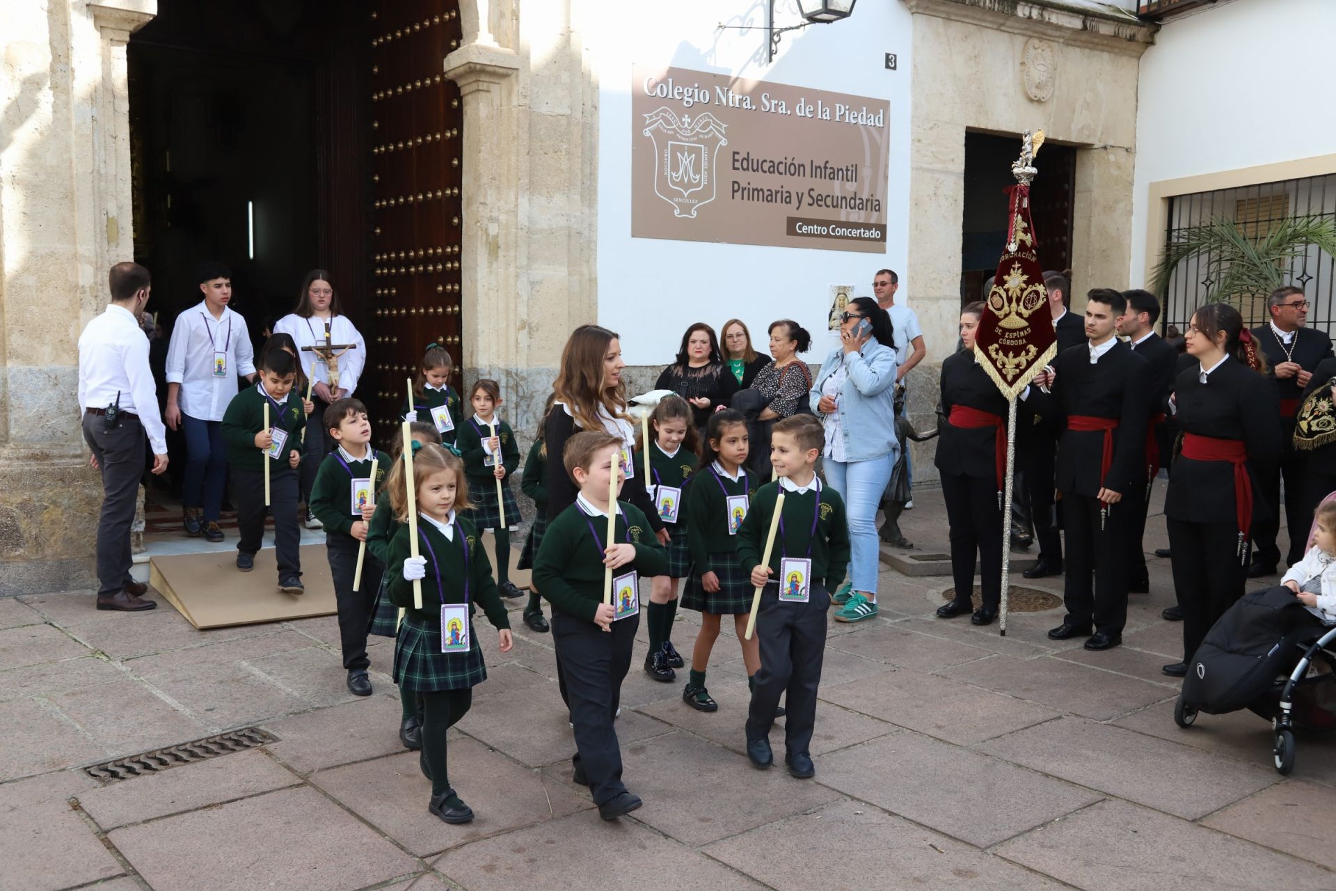 La tradicional procesión del colegio de la Piedad de Córdoba, en imágenes