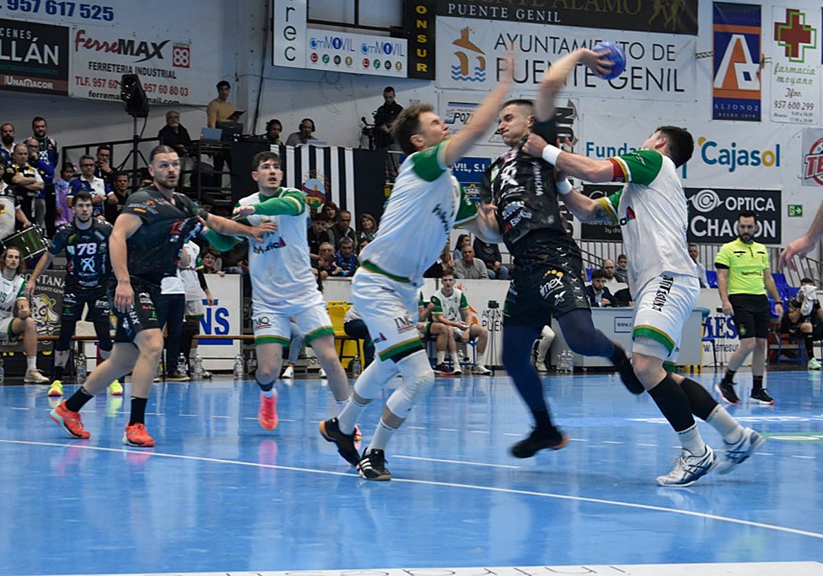 El Ángel Ximénez en su duelo en casa con Anaitasuna