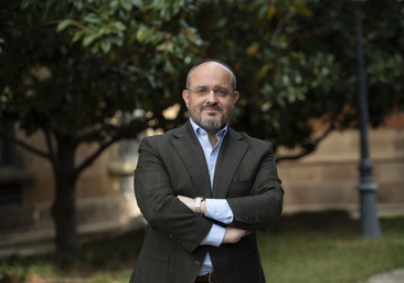 Alejandro Fernández: «No podemos depender de Puigdemont, para eso ya está Sánchez»