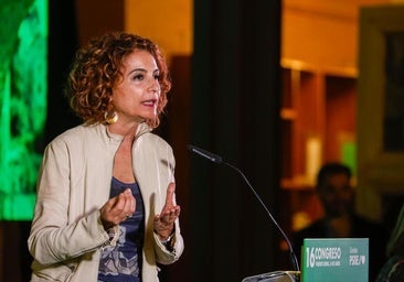 Montero arremete contra las universidades privadas y cuestiona si sus médicos «tienen garantías»