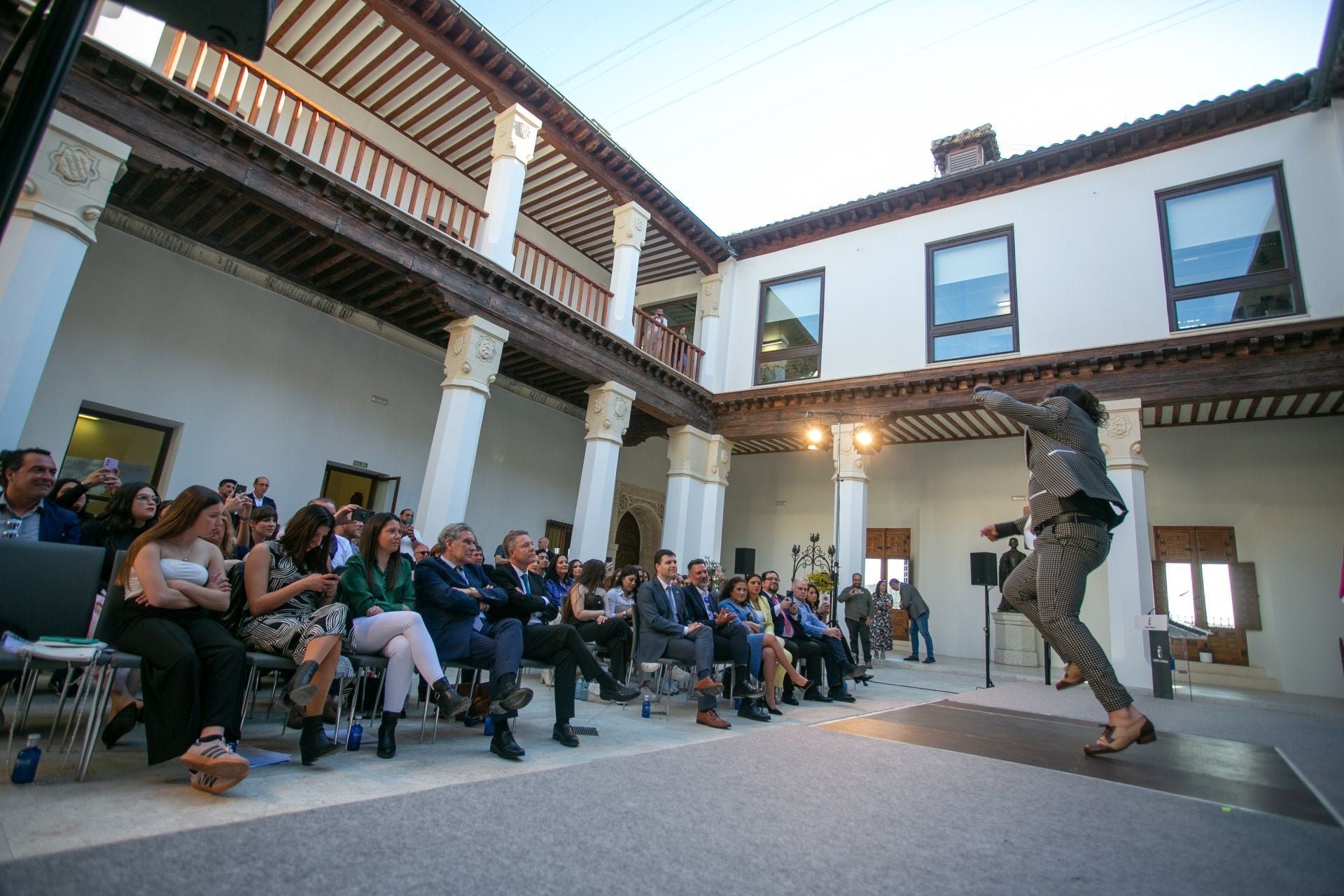 El homenaje de Page al pueblo gitano, en imágenes