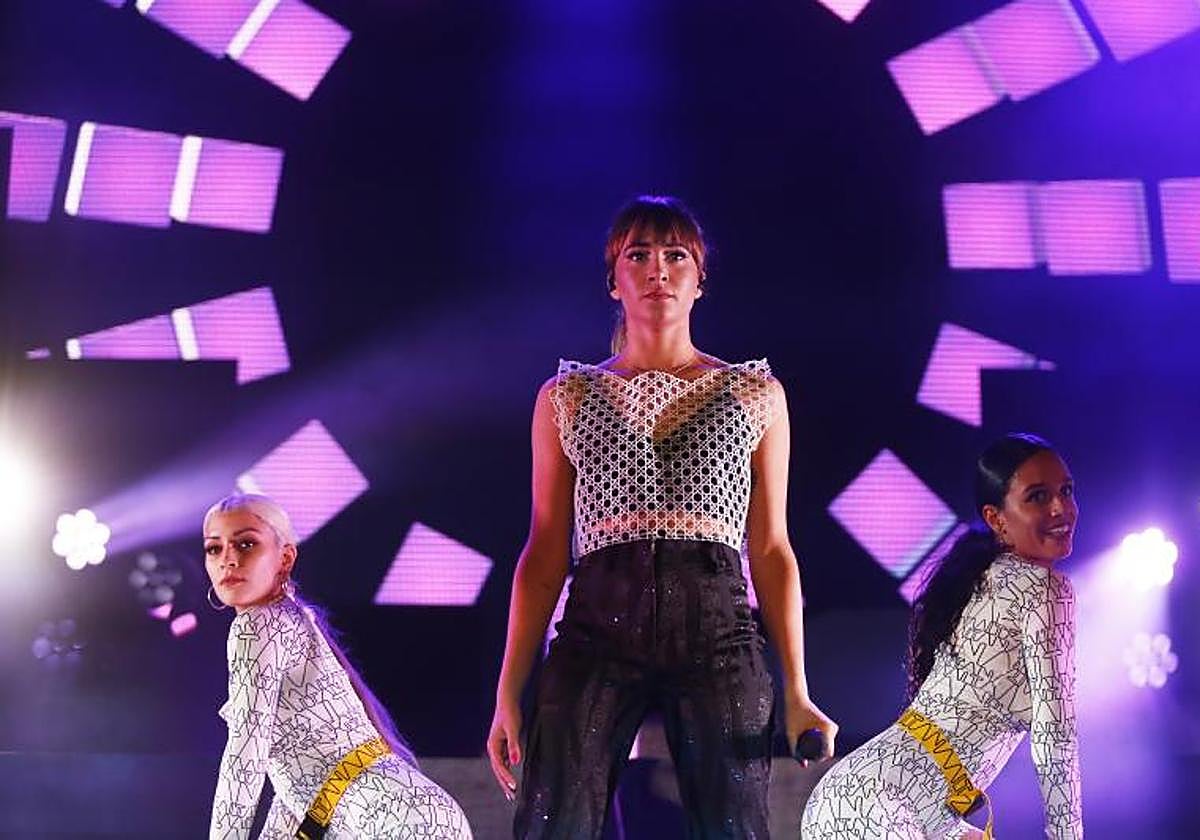 La cantante Aita Ocaña en uno de sus conciertos