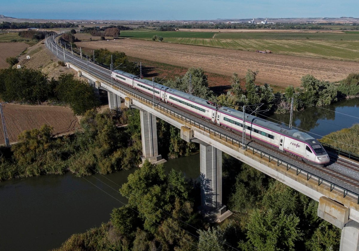 Uno de los Avant que recorre la ruta entre Málaga, Córdoba y Sevilla