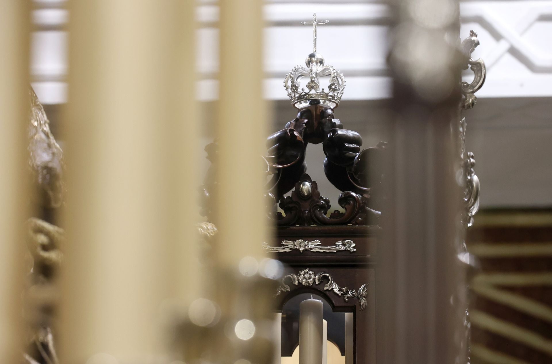 Los nuevos faroles de cola del palio de la Nazarena de Córdoba, en imágenes