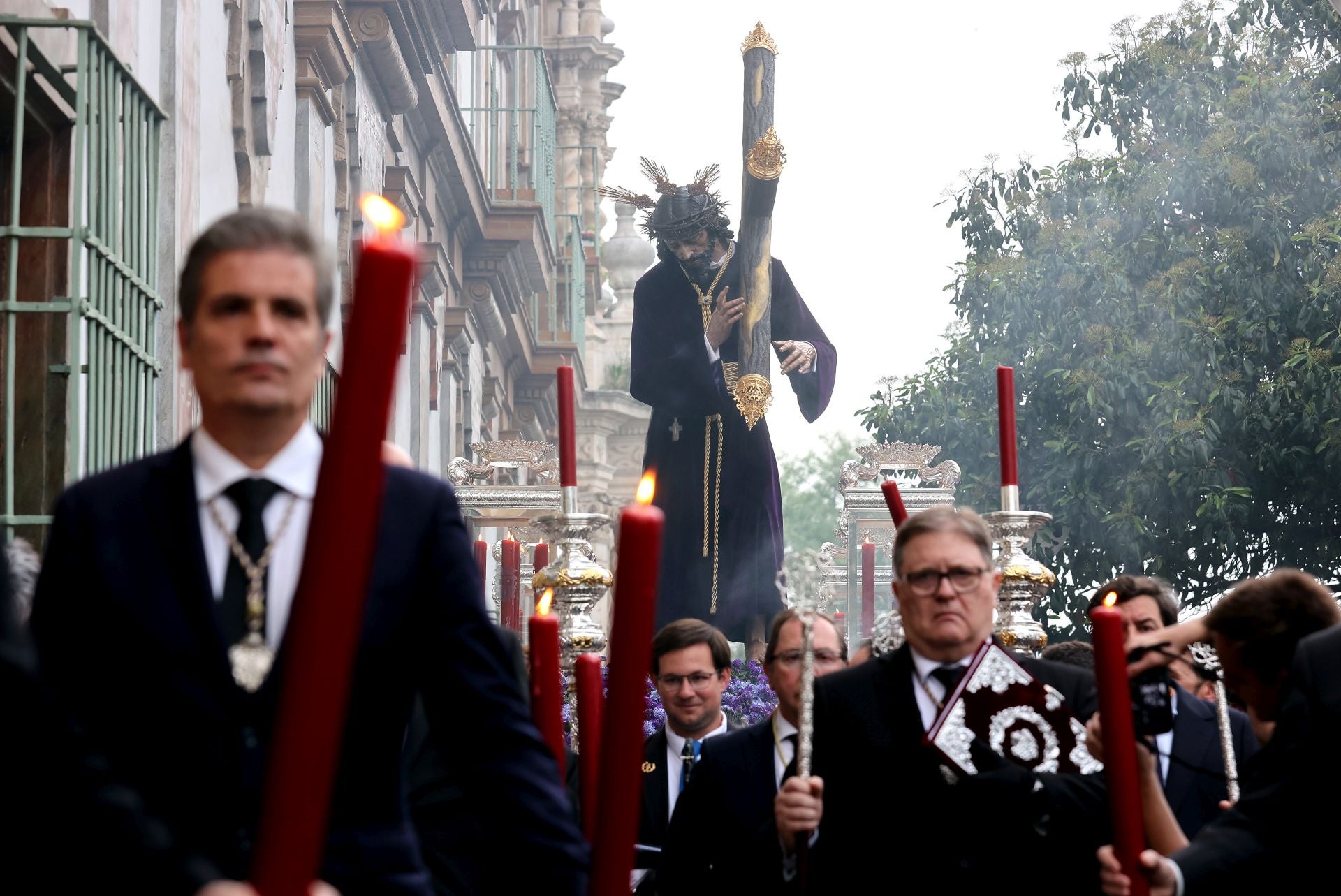 El solemne vía crucis del Soberano Poder por las calles de Córdoba, en imágenes