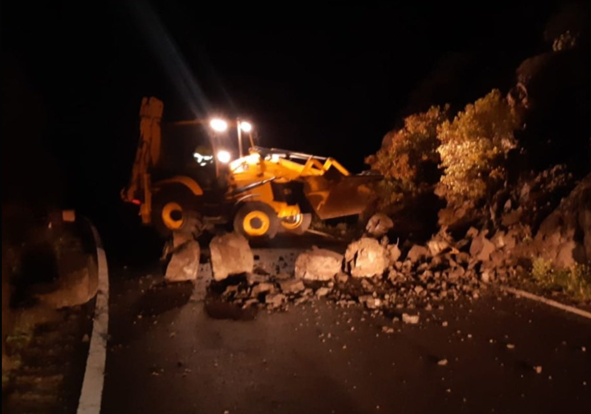 Desprendimiento en la GC 608, La Culata de Tejeda, en Gran Canaria