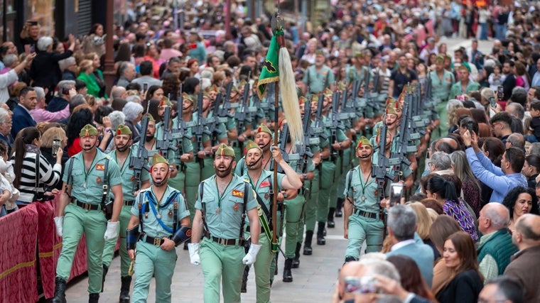 La Legión durante la procesión del Cristo de la Vera Cruz en Huelva