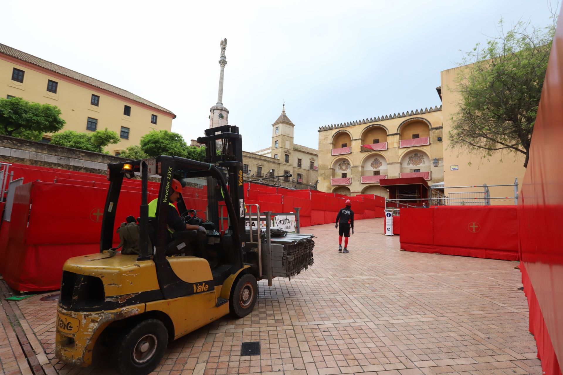 En imágenes, el montaje final de la carrera oficial de la Semana Santa de Córdoba 2025