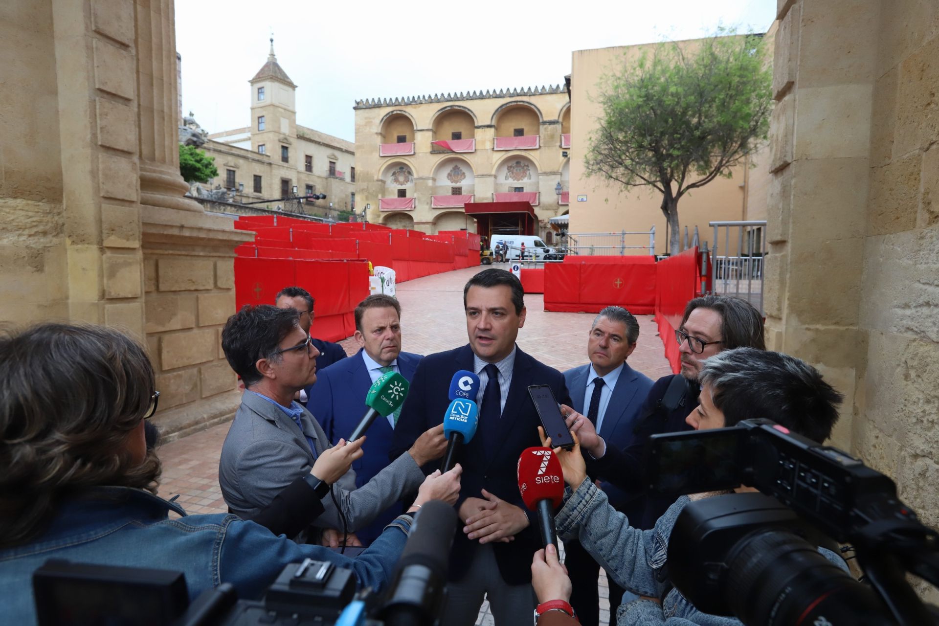 En imágenes, el montaje final de la carrera oficial de la Semana Santa de Córdoba 2025