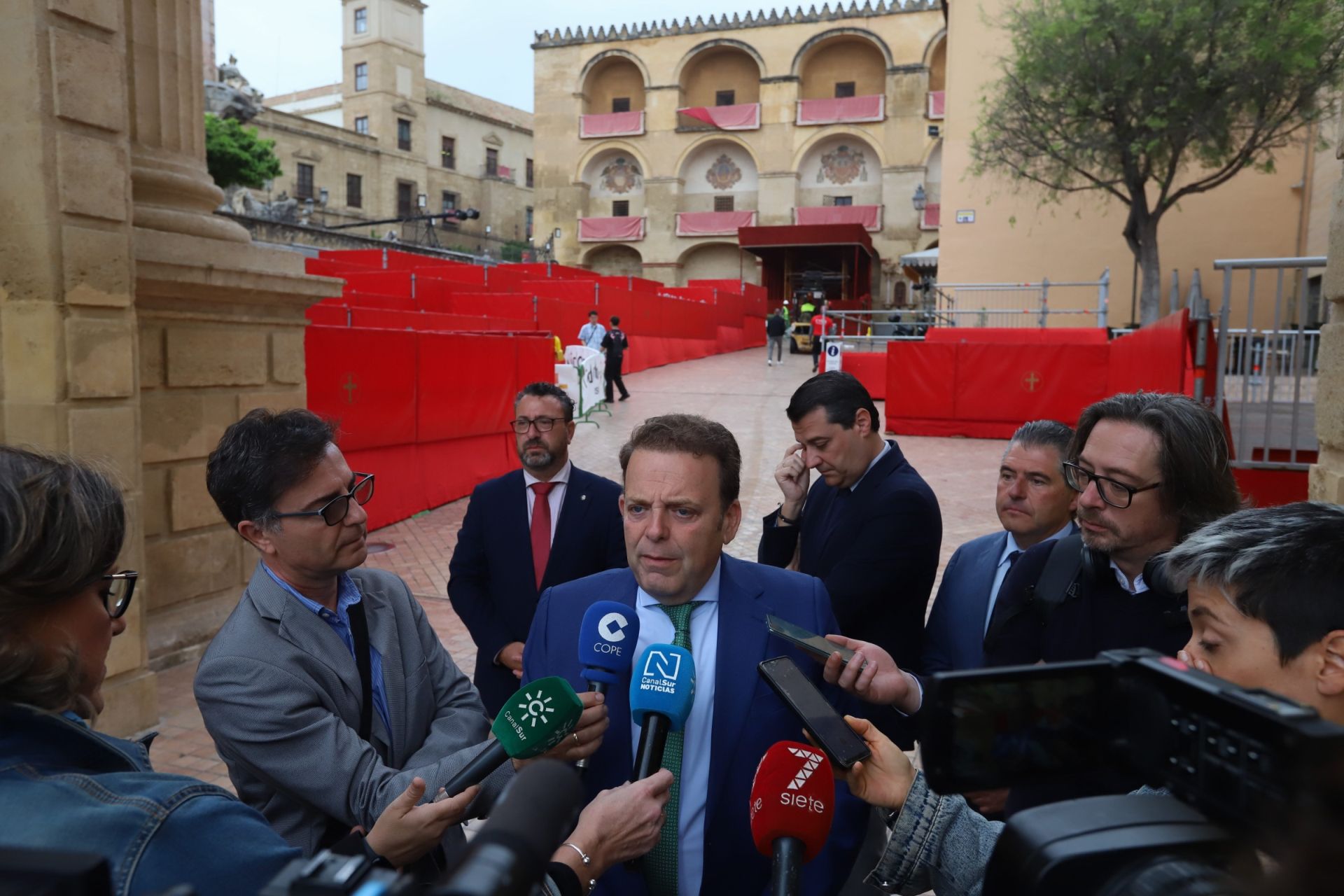 En imágenes, el montaje final de la carrera oficial de la Semana Santa de Córdoba 2025