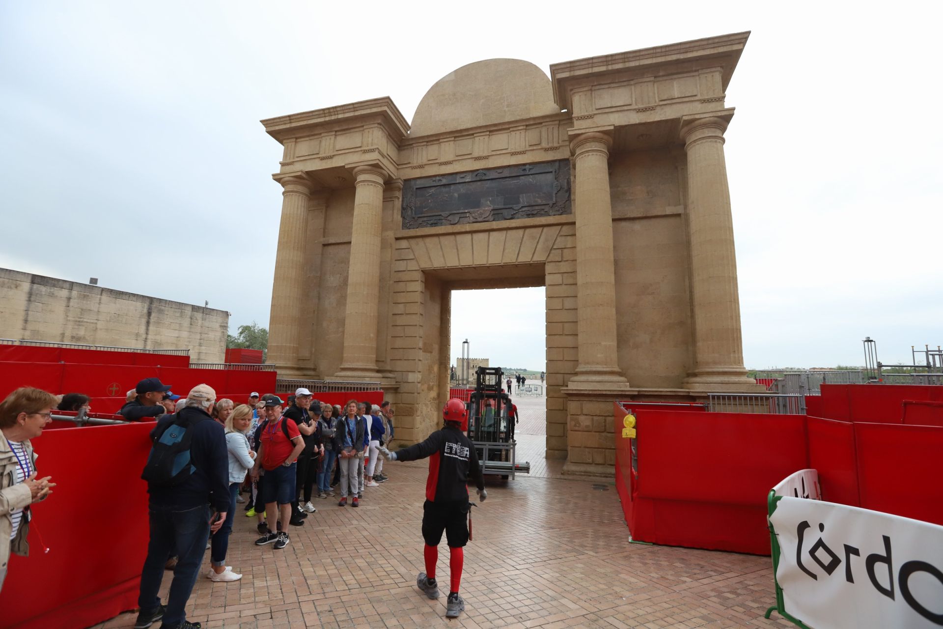 En imágenes, el montaje final de la carrera oficial de la Semana Santa de Córdoba 2025