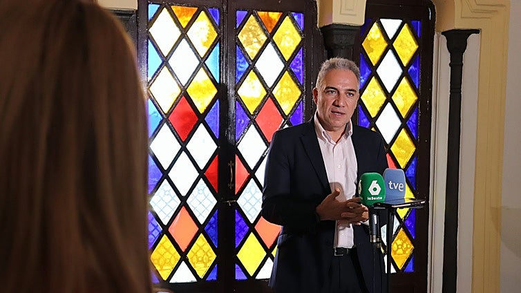 Bendodo acusa a Sánchez de subir el peaje de la Costa del Sol en Semana Santa para «seguir recaudando de los malagueños»