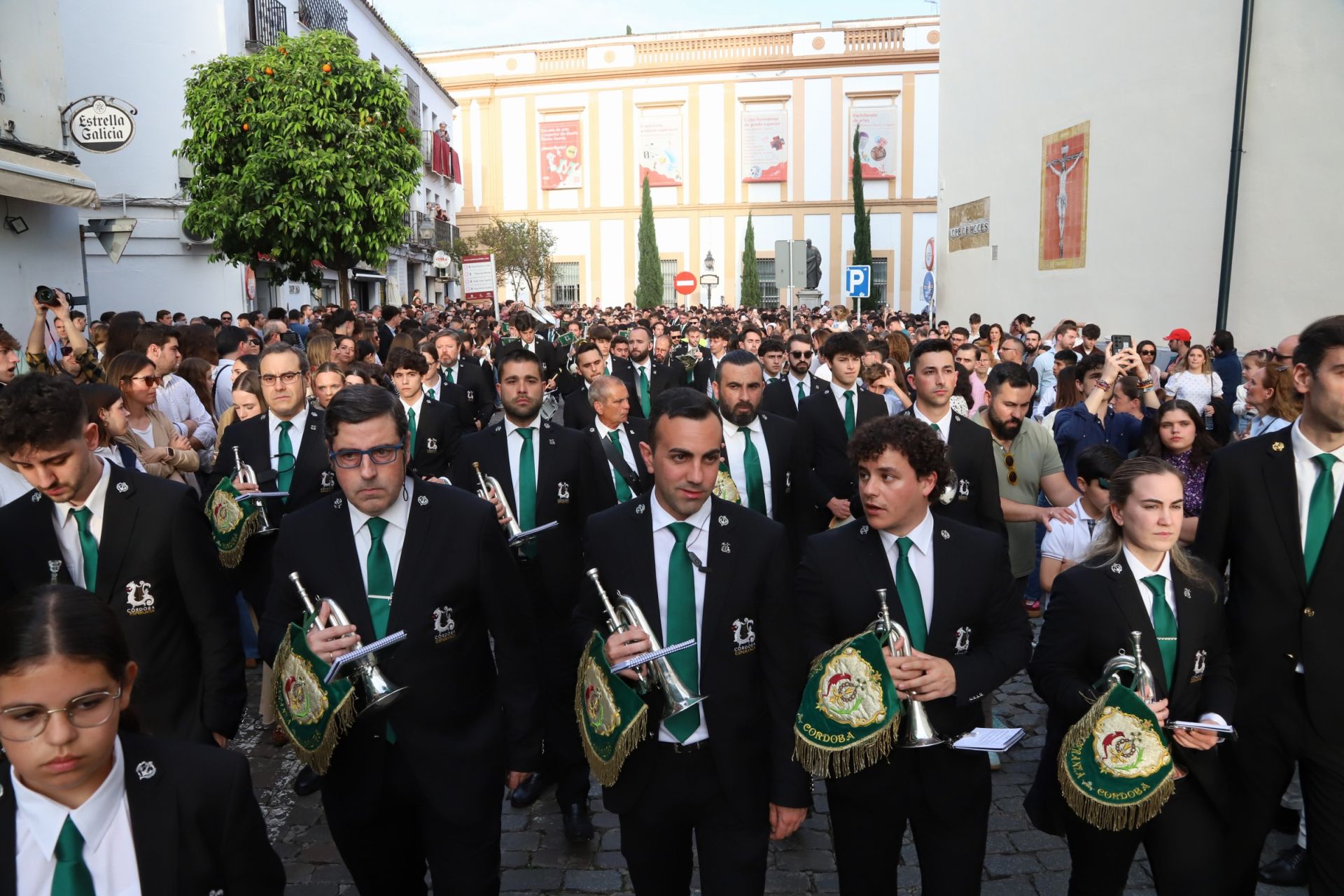 La espiritual procesión del Cristo de la Providencia de Córdoba, en imágenes