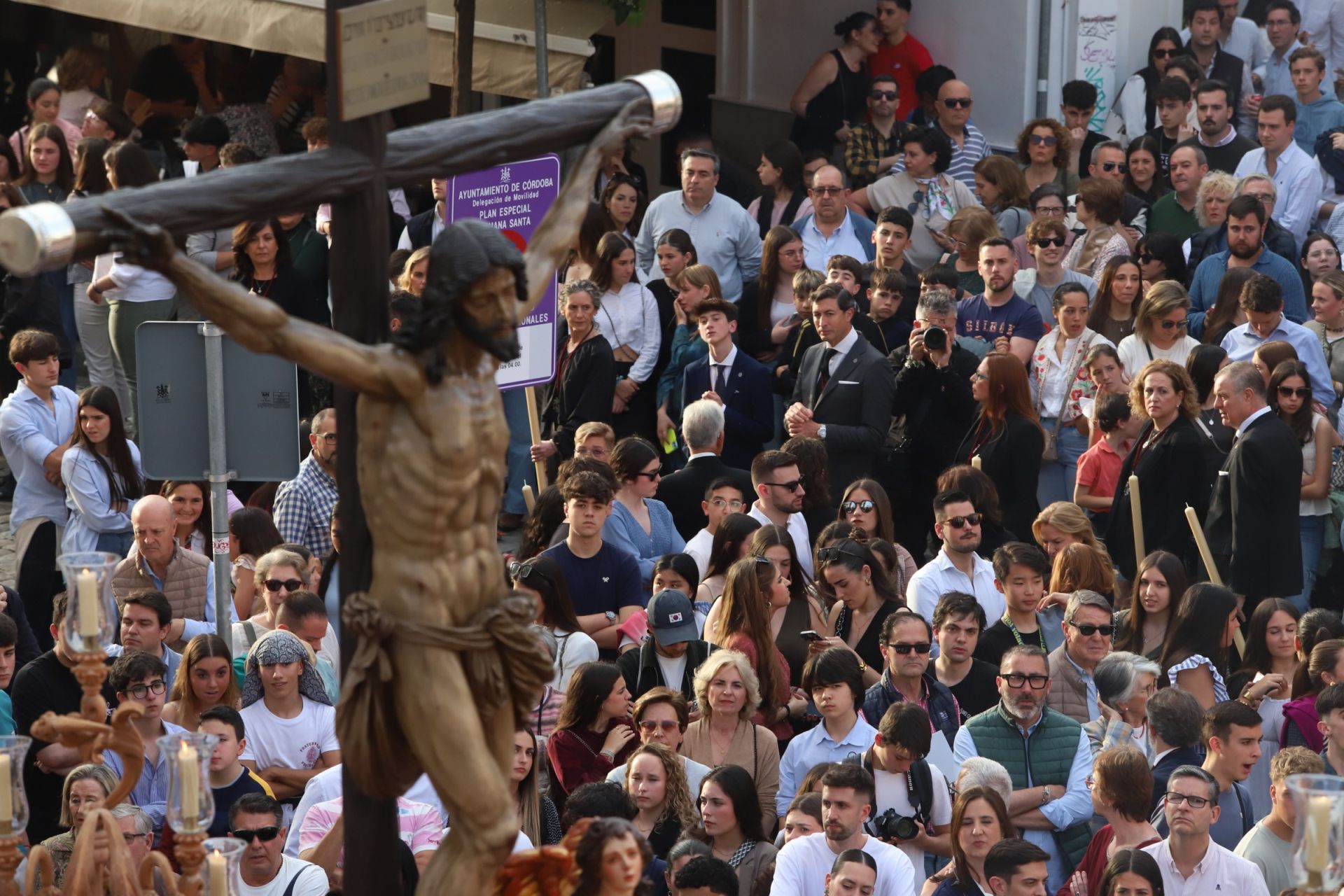 La espiritual procesión del Cristo de la Providencia de Córdoba, en imágenes