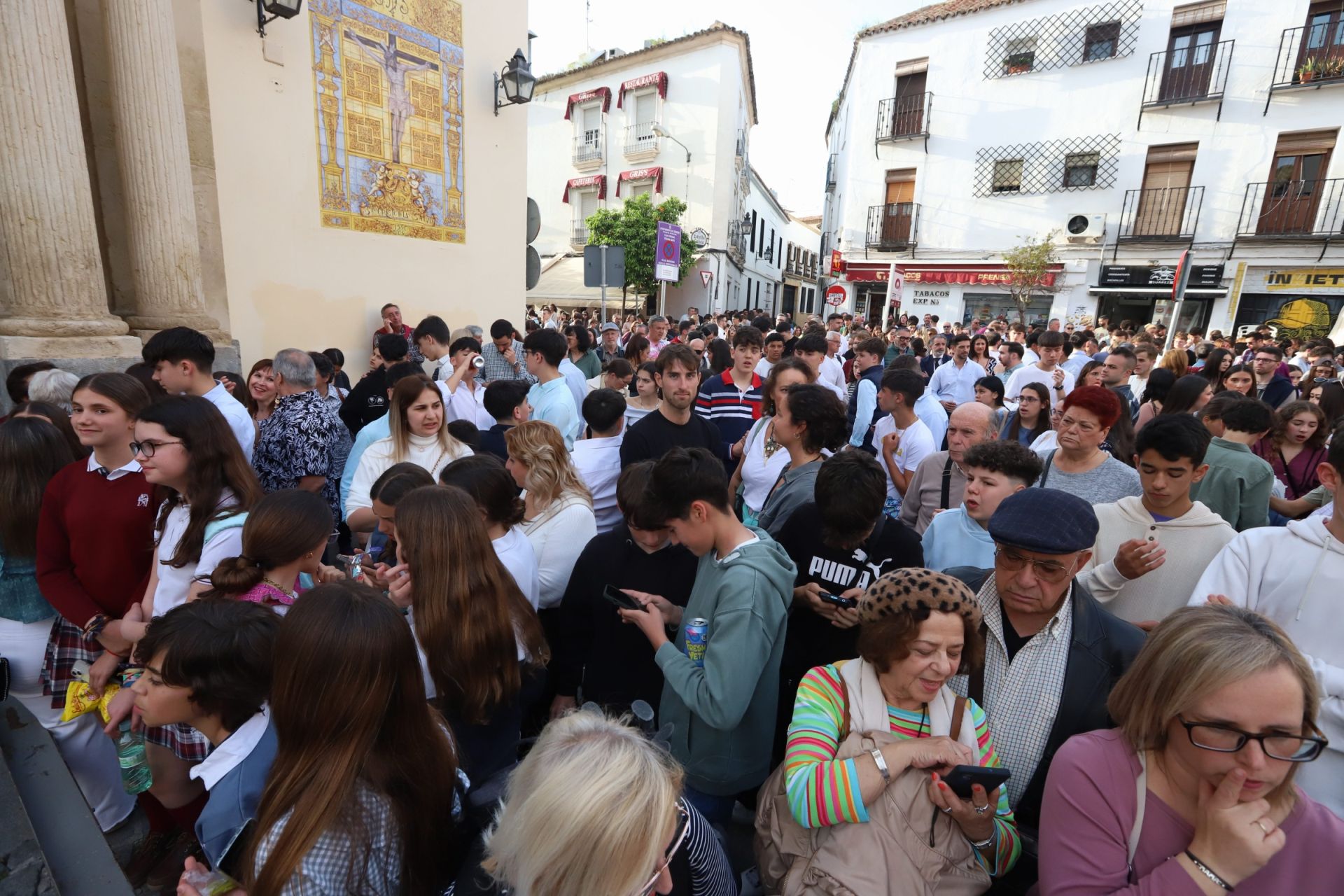 La espiritual procesión del Cristo de la Providencia de Córdoba, en imágenes